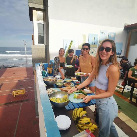 La Ventana Azul Surf Hostel ลาสปัลมาส เด กรานคานาเรีย ภายนอก รูปภาพ